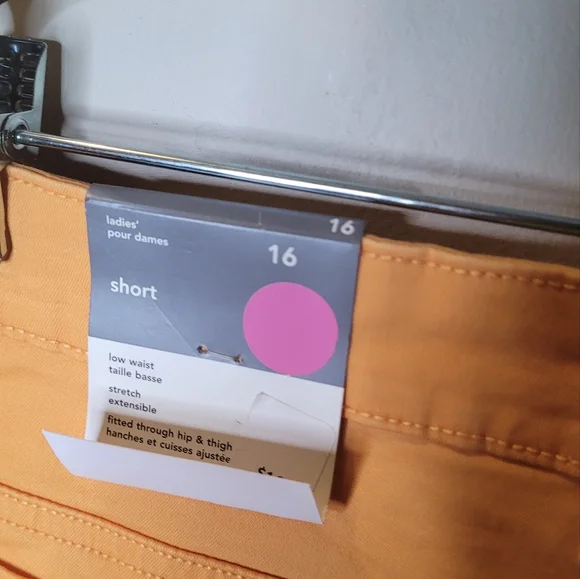 Ladies stretch Low Waist Shorts - Picture 9 of 10